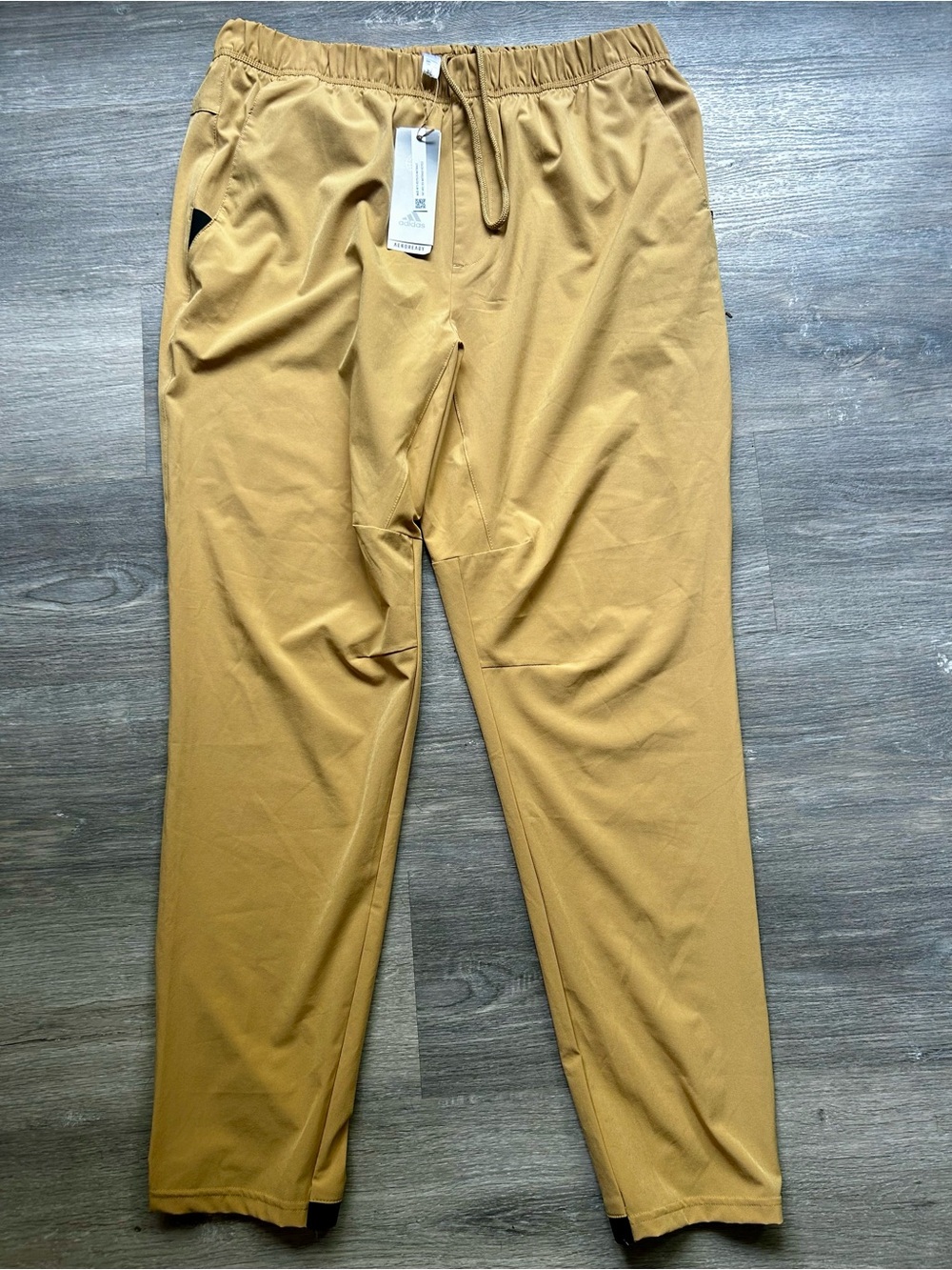 NWT Adidas Men's M ELE WIND PANT Training Tapered Jogger Golden Beige Size Large